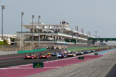 50 FUOCO Antonio (ita), MOLINA Miguel (spa), NIELSEN Nicklas (dnk), Ferrari AF Corse, Ferrari 499P #50, Hypercar, action, 51 CALADO James (gbr), GIOVINAZZI Antonio (ita), PIER GUIDI Alessandro (ita), Ferrari AF Corse, Ferrari 499P #51, Hypercar, action, 15 MAGNUSSEN Kevin (dnk), MARCIELLO Raffaele (swi), VANTHOOR Dries (bel), BMW M Team WRT, BMW M Hybrid V8 #15, Hypercar, action, start of the race, depart, during the Qatar 1812 KM, 1st round of the 2025 FIA World Endurance Championship, from February 25 to 28, 2025 on the Losail International Circuit in Lusail, Qatar - Photo Javier Jimenez / DPPI